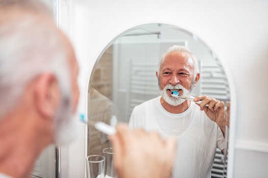 Can Caregivers Preserve Their Aging Parents’ Oral Health in Tucson, AZ